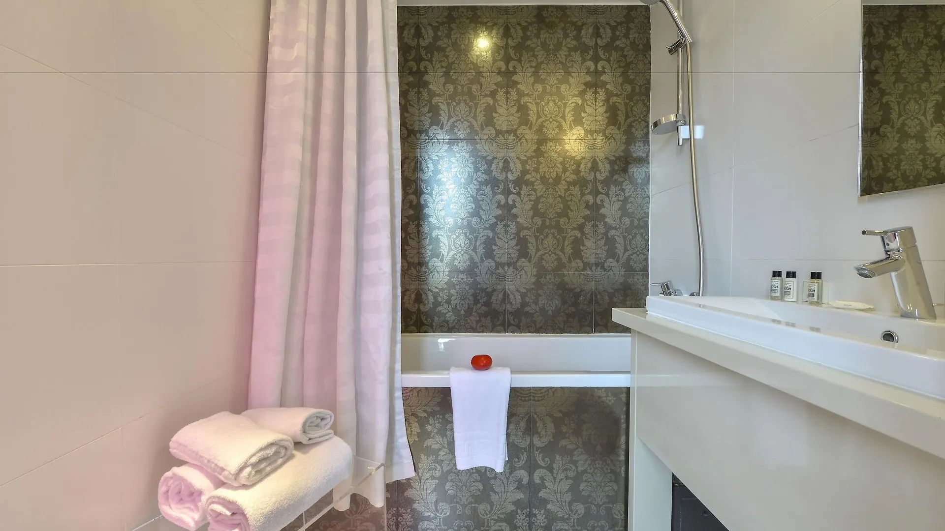 Hotell Le Quartier Bercy-square